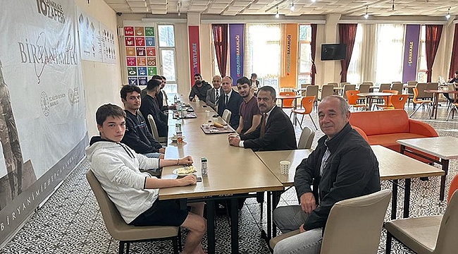 VALİ AKTAŞ ADİLE SULTAN ERKEK ÖĞRENCİ YURDUNDA ÖĞRENCİLERLE BİR ARAYA GELDİ