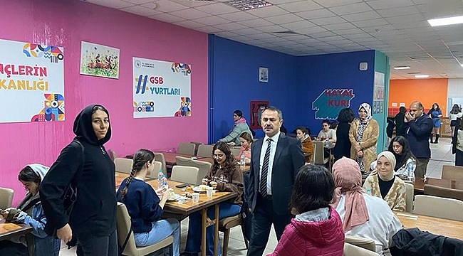 VALİ AKTAŞ, KIZ ÖĞRENCİ YURTLARINDA ÖĞRENCİLERLE BİR ARAYA GELDİ