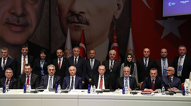 AK PARTİ'DE ÖNEMLİ VİRAJ