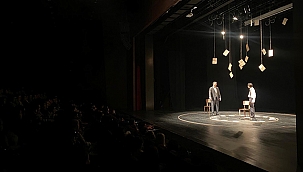 BAŞKAN VEKİLİ SARIBAŞ TİYATRO GÖSTERİSİNE KATILDI