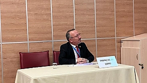 BELEDİYE PERSONELLERİ KONGREDE SUNUM GERÇEKLEŞTİRDİ