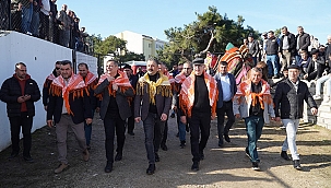 SON 20 YILIN EN İYİ DEVE GÜREŞİ BAYRAMİÇ'TE YAŞANDI