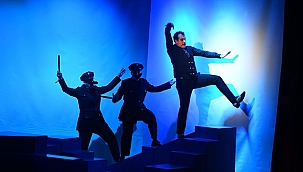 "39 BUÇUK BASAMAK" ÇANAKKALE'DE SAHNELENDİ