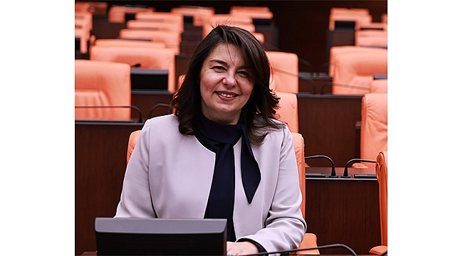 AK PARTİ'NİN BELEDİYE BAŞKAN ADAYI JÜLİDE İSKENDEROĞLU