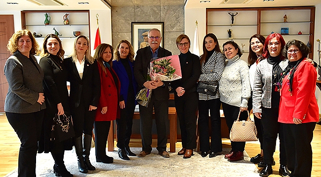 CHP KADIN KOLLARI YÖNETİMİ'NDEN BAŞKAN GÖKHAN'A ZİYARET