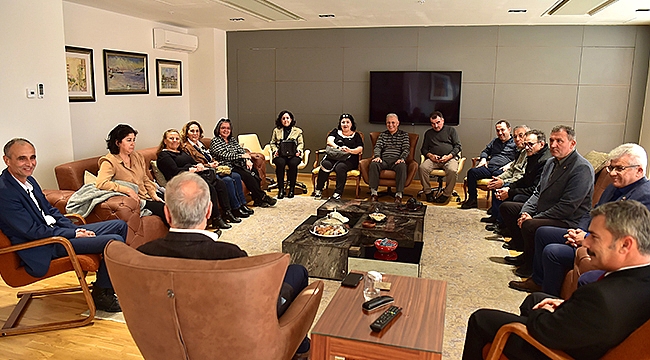 CHP LAPSEKİ YÖNETİMİNDEN BAŞKAN GÖKHAN'A ZİYARET