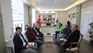 EĞİTİM BİR-SEN ÇANAKKALE 2 NOLU ŞUBE YENİ YÖNETİMİ VALİ AKTAŞ'I ZİYARET ETTİ