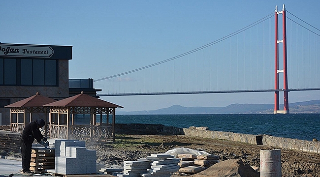 LAPSEKİ'DE ALTYAPI VE ESTETİK ÇALIŞMALARI HIZ KESMEDEN DEVAM EDİYOR