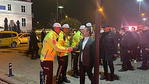 VALİ AKTAŞ'TAN YILBAŞI GECESİNDE GÖREVİ BAŞINDA OLAN PERSONELLERE ZİYARET