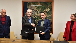 ÇANAKKALE BELEDİYESİNDE TOPLU İŞ SÖZLEŞMESİ İMZALANDI