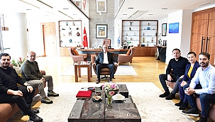 ÇANAKKALE BELEDİYESPOR KULÜBÜ YÖNETİMİNDEN BAŞKAN GÖKHAN'A TEŞEKKÜR ZİYARETİ