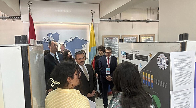 ÇANAKKALE FEN LİSESİNDE "CUMHURİYETİN 100'Ü BİLİM" ÖĞRENCİ KONGRESİ BAŞLADI