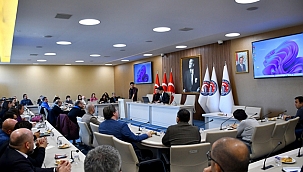 ÇANAKKALE ONSEKİZ MART ÜNİVERSİTESİ POLİTİKA GELİŞTİRME ÇALIŞTAYI GERÇEKLEŞTİ