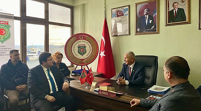 CHP'Lİ ERKEK ŞEHİT VE GAZİ YAKINLARI İLE BİR ARAYA GELDİ