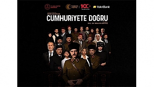 "CUMHURİYET'E DOĞRU" ADLI TİYATRO OYUNU ÇANAKKALE'DE SAHNELENDİ