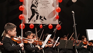 CUMHURİYETİN ÇOCUKLARI BARIŞ İÇİN SÖYLEDİ