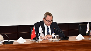 "İŞ DÜNYASINA DA DÜŞEN BİR GÖREV VAR"