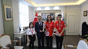 ÖDÜL ALAN SPORCULARDAN VALİ AKTAŞ'A ZİYARET