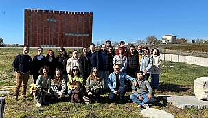 SERAMİK MOZAİK YÜZEY KAPLAMA PROJESİ'NİN KATILIMCI ÖĞRENCİLERİ KENT GEZİSİNDE