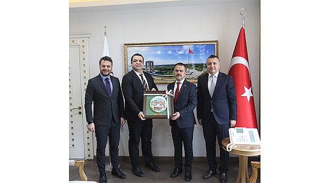 ULUDAĞ ELEKTRİK GENEL MÜDÜRÜ REMAZAN ARSLAN VALİ AKTAŞ'I ZİYARET ETTİ