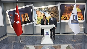 AİLE VE SOSYAL HİZMETLER BAKAN YARDIMCISI ÇANAKKALE VALİLİĞİNİ ZİYARET ETTİ