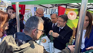BAKAN YUMAKLI FİDAN DAĞITTI
