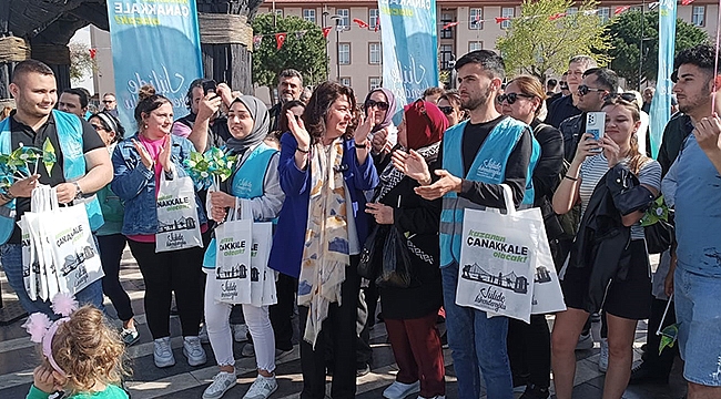"BU YOLDA YANIMIZDA YÜRÜYEN HERKESE TEŞEKKÜRLER"