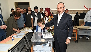 İÇİŞLERİ BAKAN YARDIMCISI BÜLENT TURAN OYUNU LAPSEKİ'DE KULLANDI