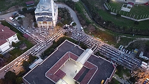 MİTİNG HAVASINDA İFTAR YEMEĞİ 