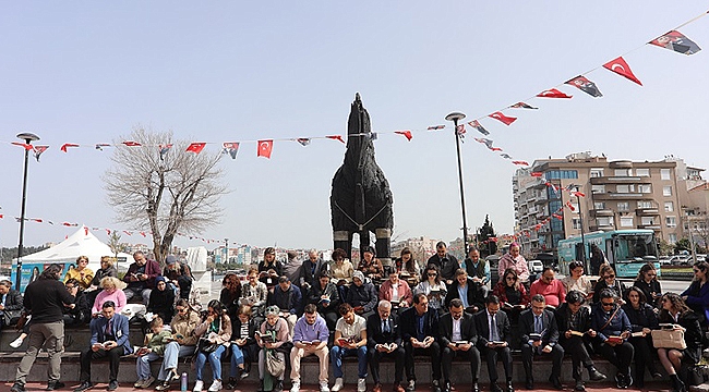 "TÜRKİYE OKUYOR ÇANAKKALE OKUYOR"