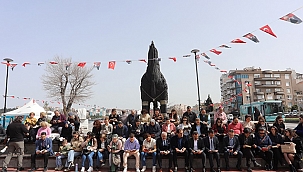 "TÜRKİYE OKUYOR ÇANAKKALE OKUYOR"