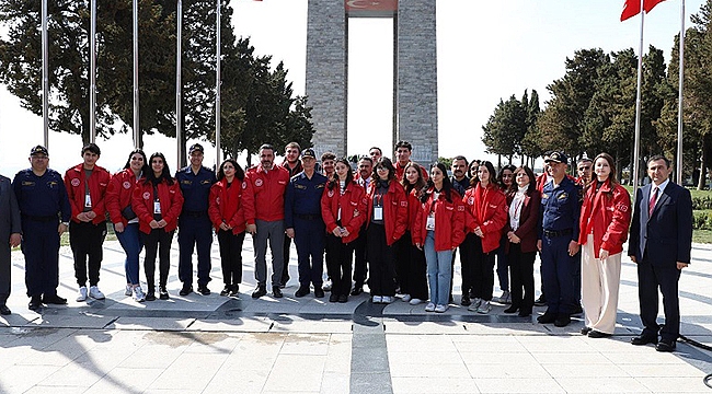 VALİ AKTAŞ ŞEHİTLERİMİZİN EMANETLERİ GENÇLERİMİZLE ABİDE DE BULUŞTU