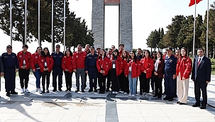 VALİ AKTAŞ ŞEHİTLERİMİZİN EMANETLERİ GENÇLERİMİZLE ABİDE DE BULUŞTU