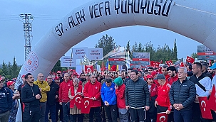 BAŞKAN ERKEK, 57. ALAY VEFA YÜRÜYÜŞÜNE KATILDI