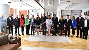 BAŞKAN ERKEK KONUKLARINI MAKAMINDA AĞIRLADI