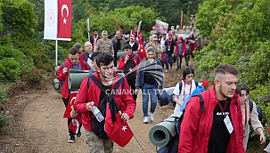 ÇANAKKALE'DE BİNLERCE İZCİ, 57'NCİ ALAY'IN İZİNDE YÜRÜDÜ