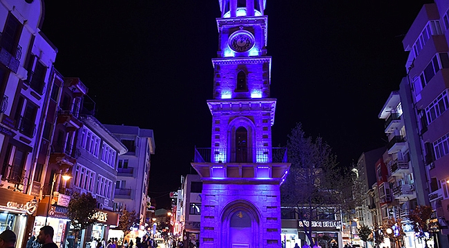 KANSER FARKINDALIĞINA MOR IŞIK