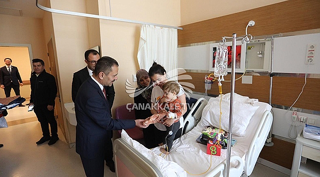 VALİ AKTAŞ HASTANEDE YATAN ÇOCUKLARIN 23 NİSAN SEVİNCİNE ORTAK OLDU