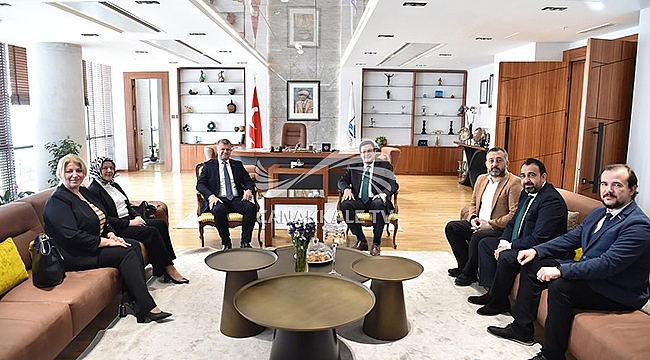 BAŞKAN ERKEK KONUKLARINI AĞIRLADI