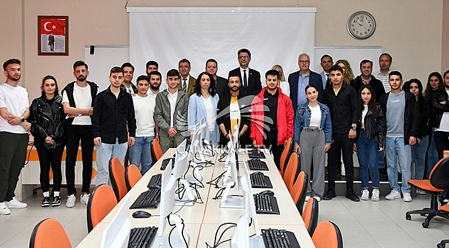 BİLGİSAYAR LABORATUVARLARI YENİLENDİ