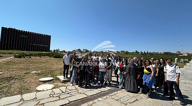 ÇALIŞTAY KATILIMCILARI KENT GEZİSİ GERÇEKLEŞTİRDİ