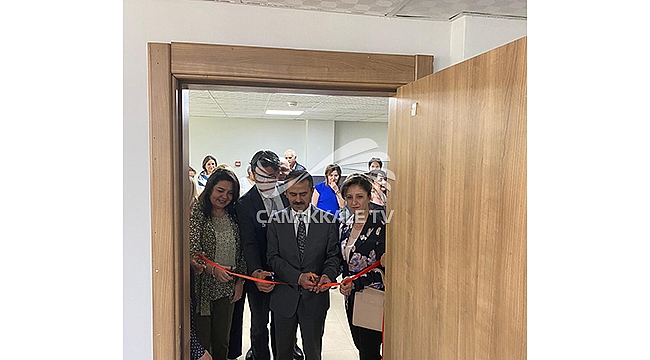 ÇOMÜ'DE CAM ATÖLYESİ'NİN AÇILIŞI GERÇEKLEŞTİRİLDİ