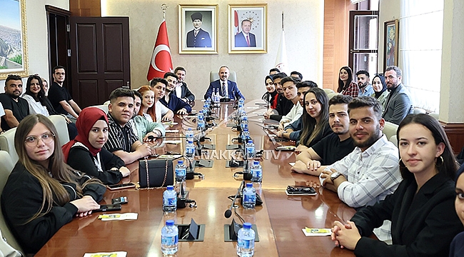 ÇOMÜ ÖĞRENCİLERİ TURAN'I ZİYARET ETTİ 