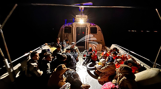 EZİNE AÇIKLARINDA 26 KAÇAK GÖÇMEN YAKALANDI