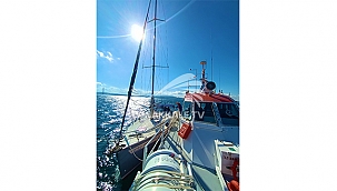 İÇİNDE 2 KİŞİNİN BULUNDUĞU TEKNE KURTARILDI