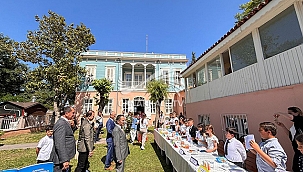 "ÜLKESİNDE SAVAŞ OLAN ÇOCUKLAR" KİTABININ İMZA GÜNÜ YAPILDI