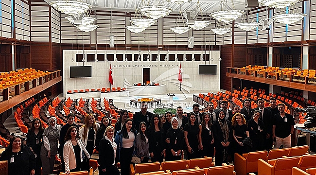 YEREL YÖNETİMLER ÖĞRENCİLERİ TBMM'Yİ ZİYARET ETTİ