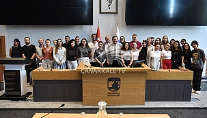 BAŞKAN ERKEK, GENÇLERLE BİR ARADA