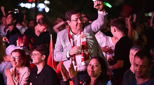ÇANAKKALELİLER 2. TUR SEVİNCİNİ BİR ARADA YAŞADI
