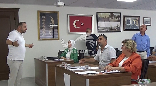 LAPSEKİ BELEDİYESİ MECLİSİ'NDE TARTIŞMA